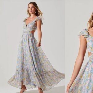 ASTR beautiful floral dress size Large NWT